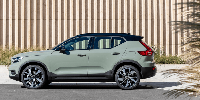 Volvo xc recharge pure electric min