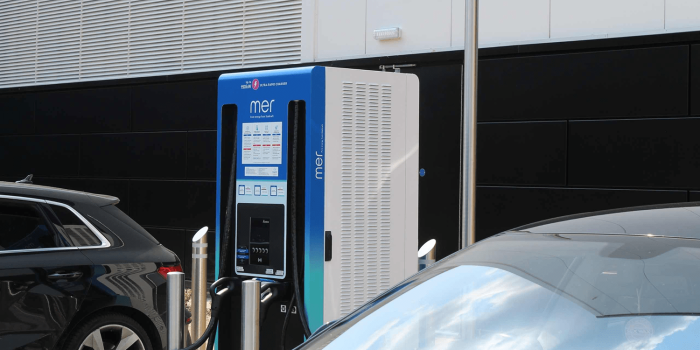 Mer ladestation charging station min
