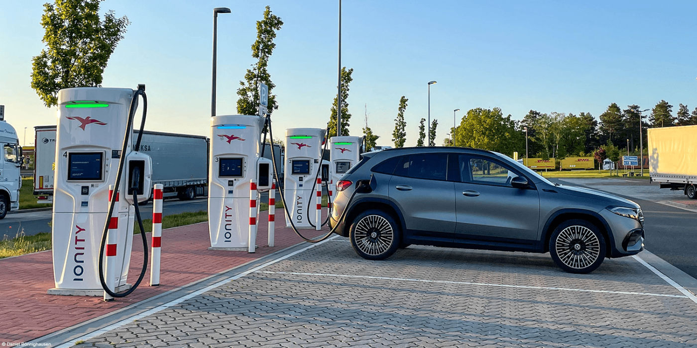 Mercedes benz eqa fahrbericht ionity ladestation charging station daniel boennighausen min