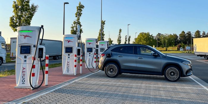 Mercedes benz eqa fahrbericht ionity ladestation charging station daniel boennighausen min