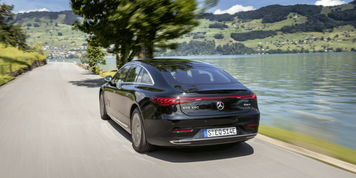 Mercedes benz eqs min