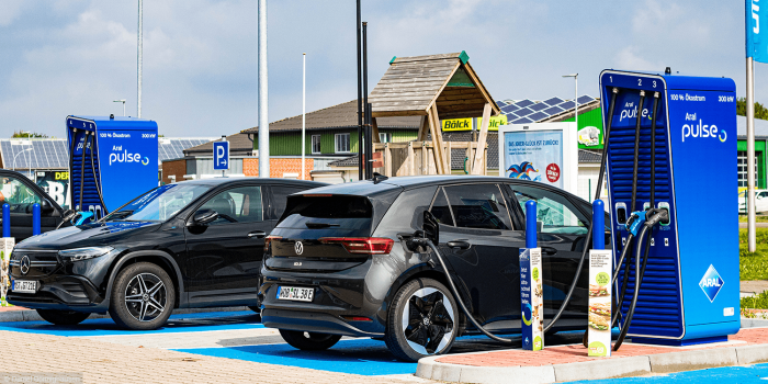 Volkswagen id3 pure performance aral ladestation charging station fahrbericht daniel boennighausen min