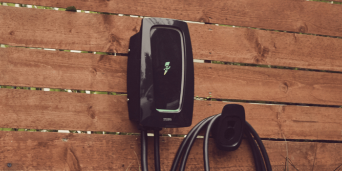 Electrify canada wallbox ladestation charging station kanada min