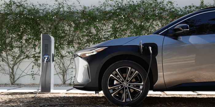 Toyota bz4x ladestation charging station min