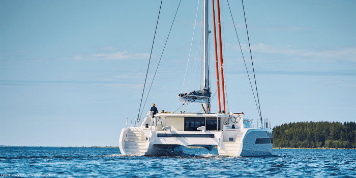 Oeacn explorer e katamaran e schiff electric ship min