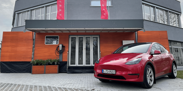 Tesla karlsruhe min