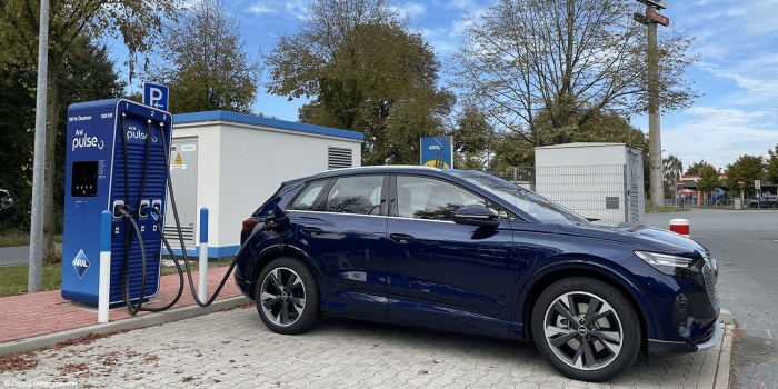 Audi q4 e tron fahrbericht daniel boennighausen aral ladestation charging station min