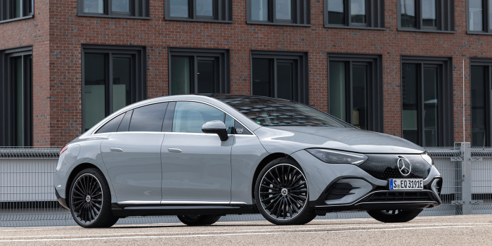 Mercedes benz eqe min