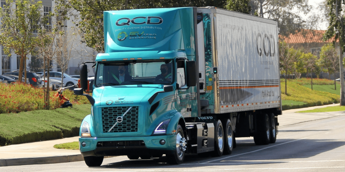 Volvo trucks vnr electric e lkw electric truck usa qcd min