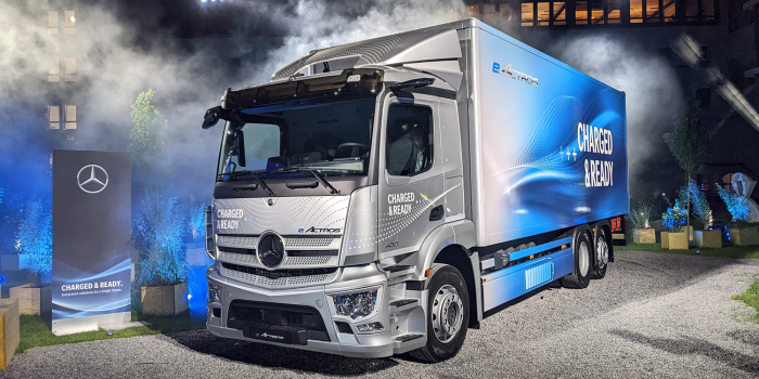 Mercedes benz eactros e lkw electric truck event min