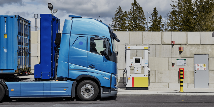 Volvo fh fuel cell brennstoffzellen lkw fuel cell truck h2 tankstellen hydrogen refuelling station min