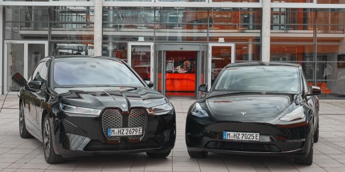 Sixt bmw ix tesla model y