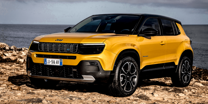 Jeep avenger bev italien italy min