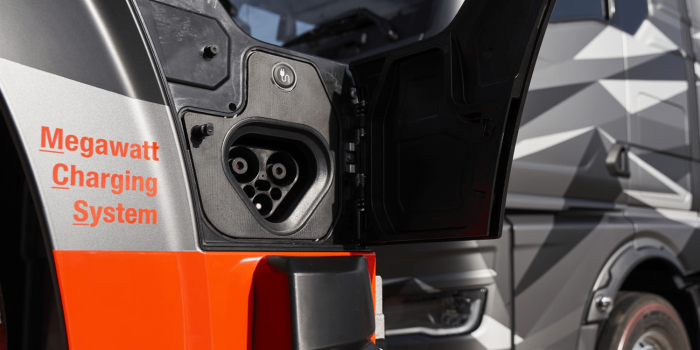 Man e lkw electric truck megwatt charging system mcs min
