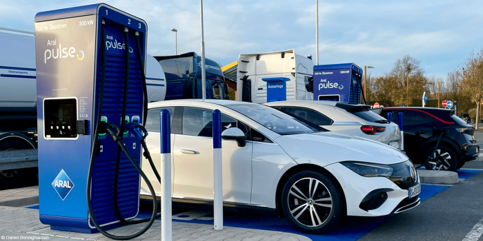 Mercedes benz eqe plus fahrbericht daniel boennighausen aral ladestation charging station min