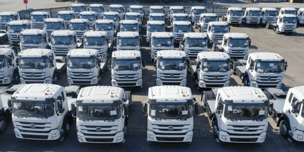 Byd q1r e lkw electric truck indien india adani group min