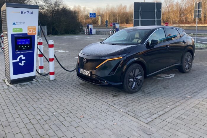 nissan ariya 2022 min