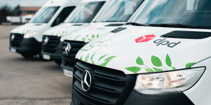 Mercedes benz esprinter e transporter electric transporter min