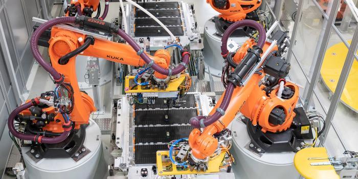 Bmw batterie battery regensburg kuka min