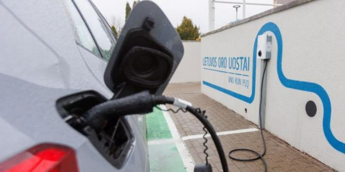 Litauen flughafen ladepunkte