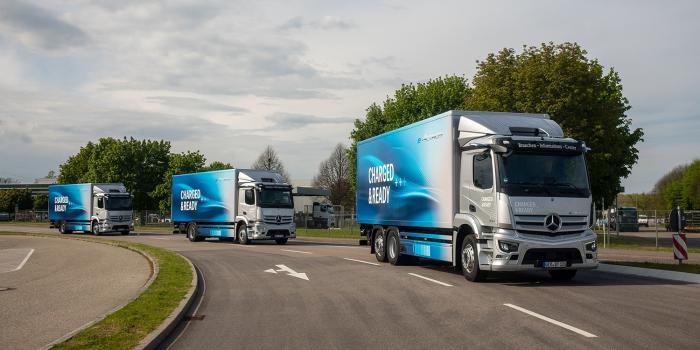 Mercedes benz eactros e lkw electric truck min