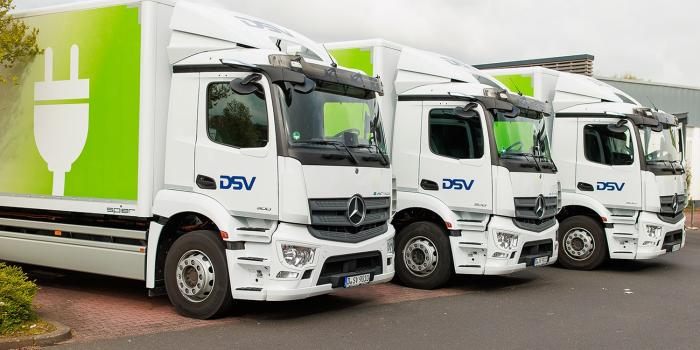Mercedes benz eactros e lkw electric truck dsv dm min
