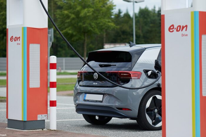 Eon ladestation charging station min e