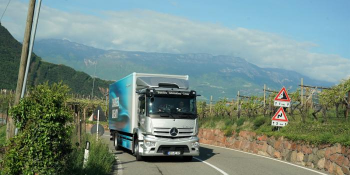 Daimler truck mercedes benz eactros vertriebstour