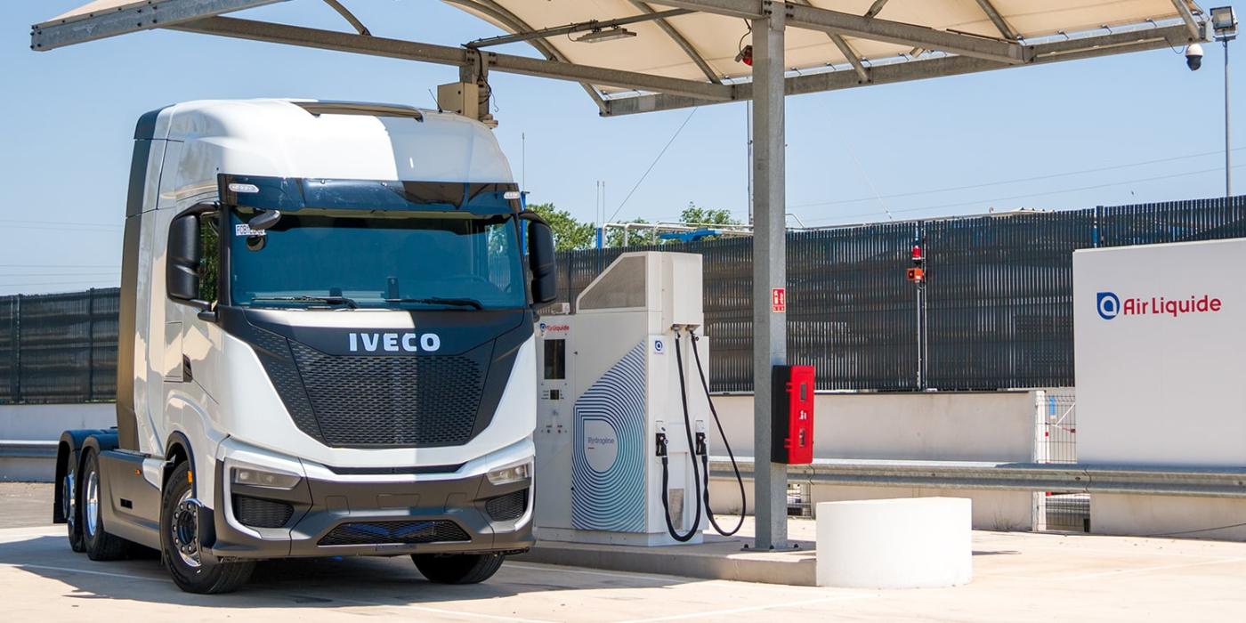 Iveco heavy duty fcev brennstoffzellen lkw fuel cell truck air liquide h2 tankstelle hydrogen filling station wasserstoff min e