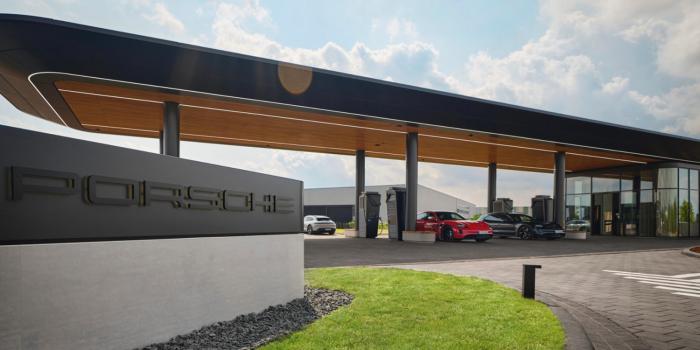 Porsche charging lounge