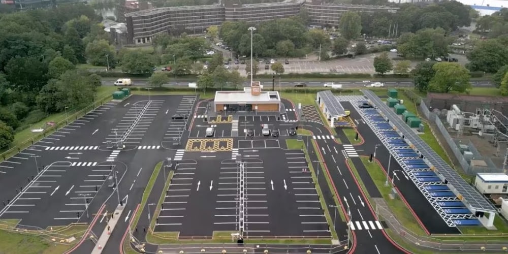 Bp pulse ladestation charging station nec birmingham grossbritannien uk min