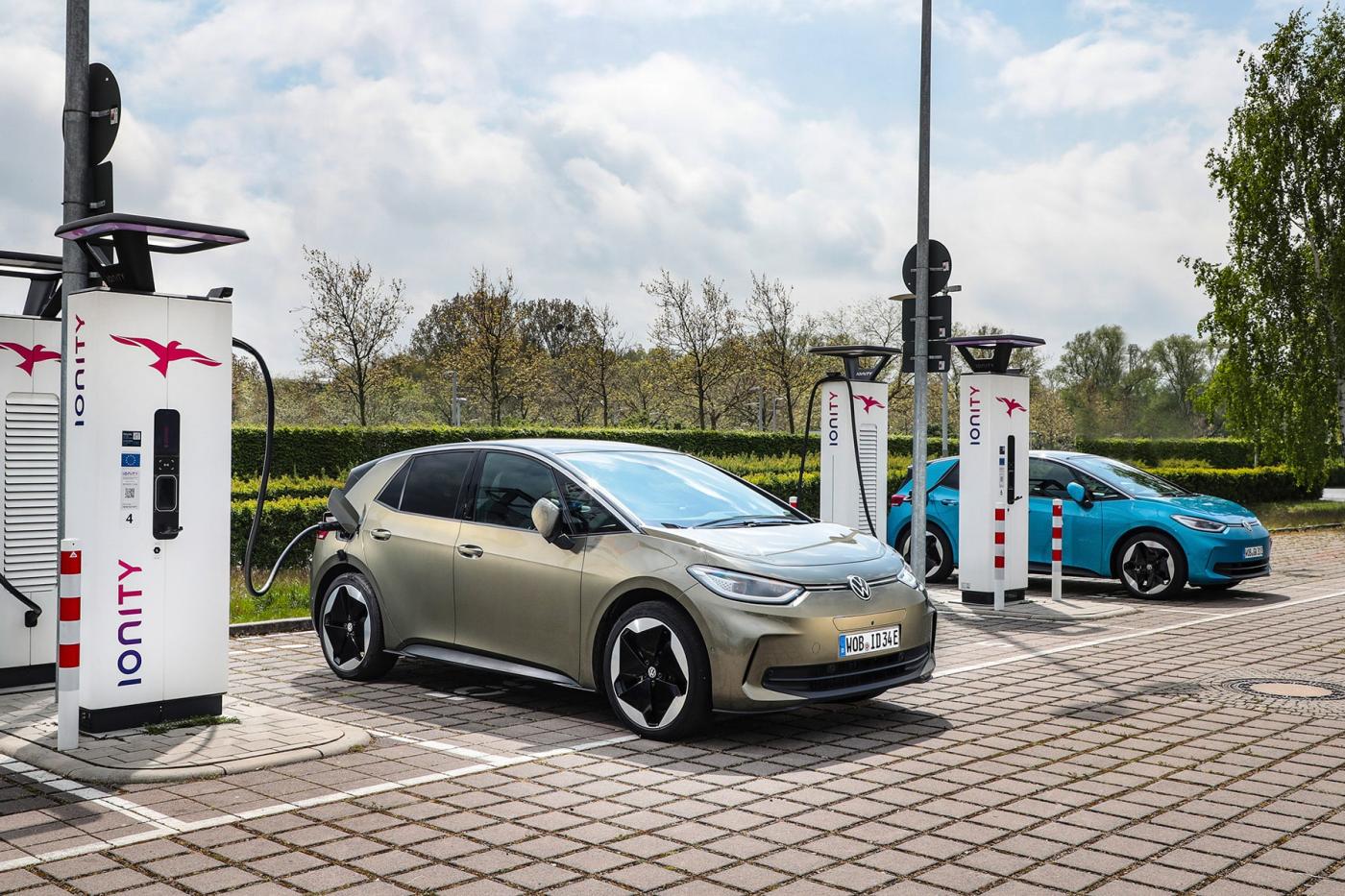Volkswagen id3 ionity ladestation charging station min