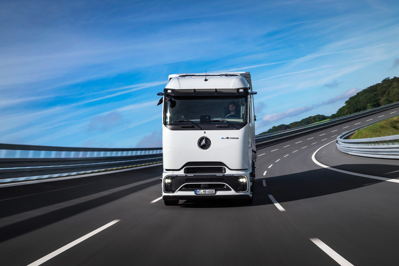 eactros 600 wp fahrt drive strasse road 23dt151 011