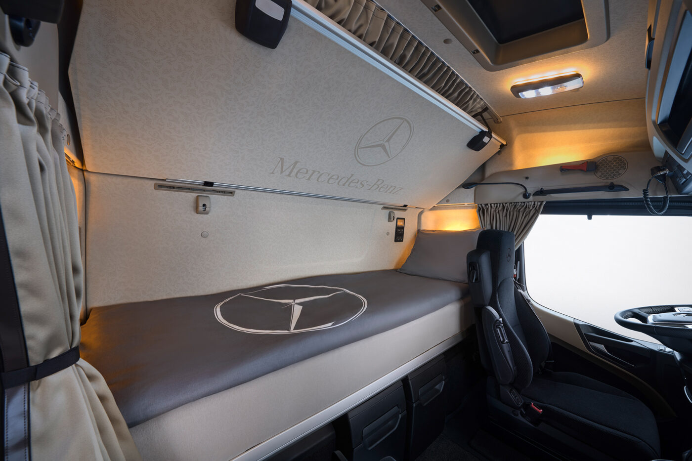 eactros600 interieur bs 03 kabine hinten back cabin wf02