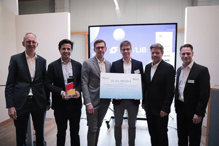 Fachkraefte initiative northvolt customcells fraunhofer itzehoe