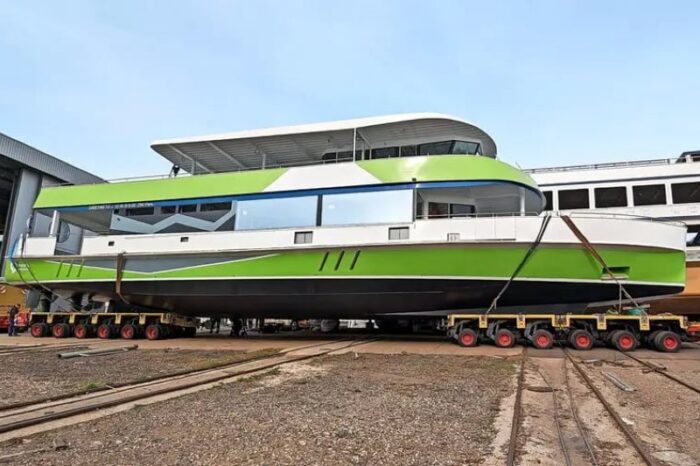 Adler schiffe lux werft e faehre