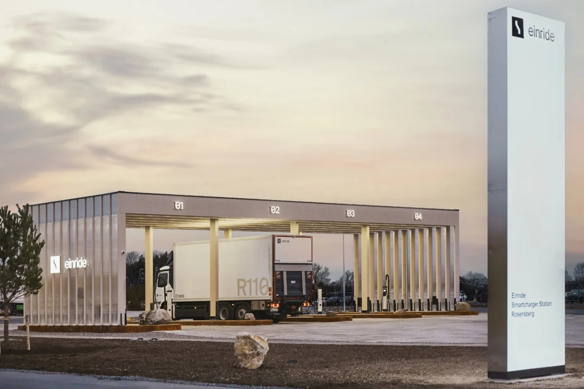 einride e lkw electric truck ladestation charging station schweden sweden rosersberg 2023 05 min