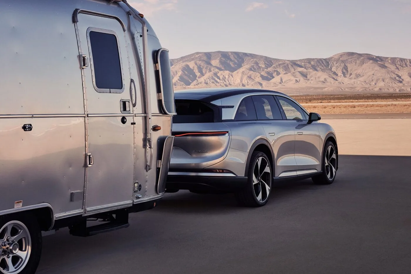 lucid motors lucid gravity 2023 14 min