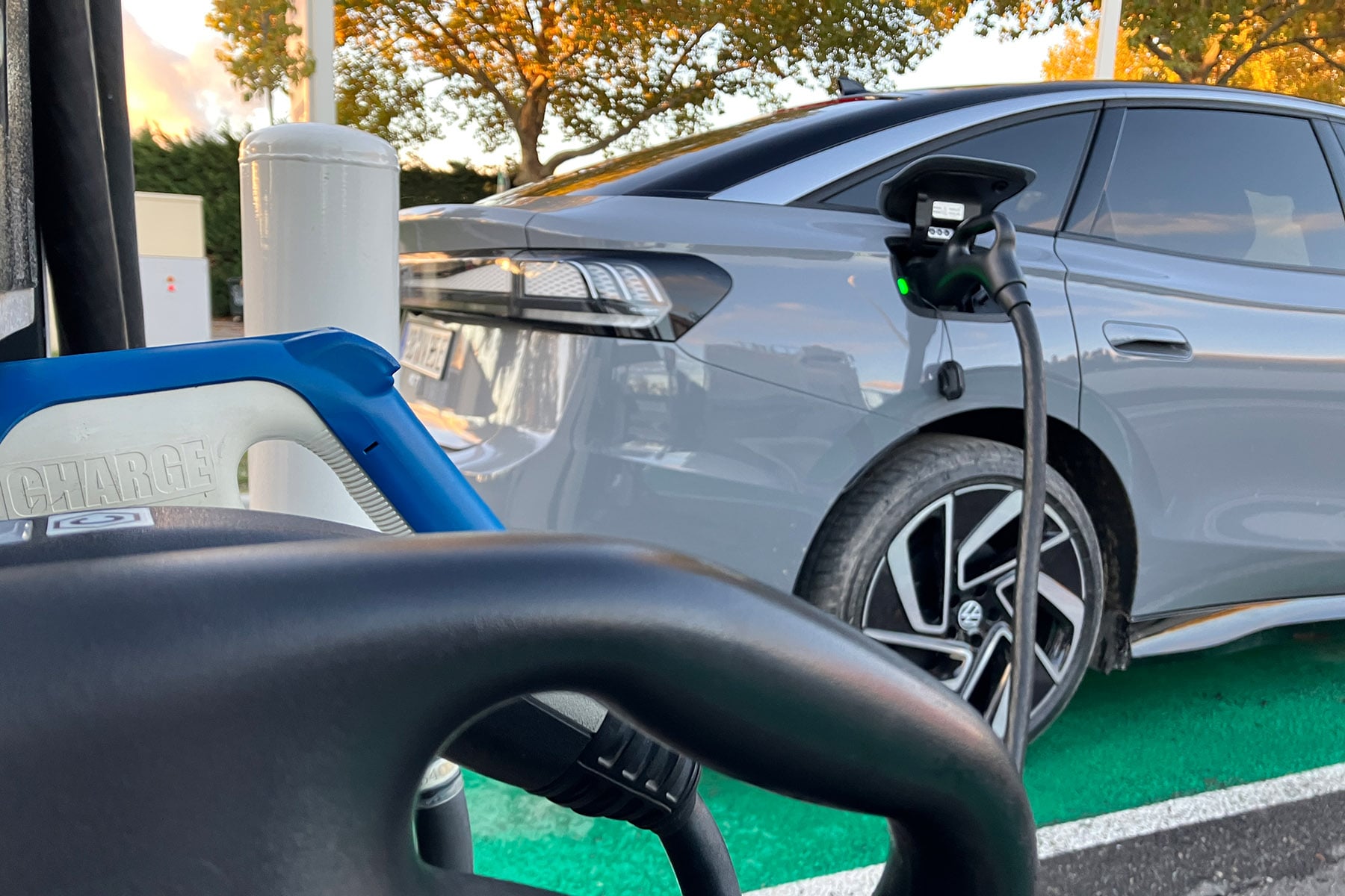 Hubject-Gireve-und-Irdeto-geben-Plug-Charge-Partnerschaft-bekannt