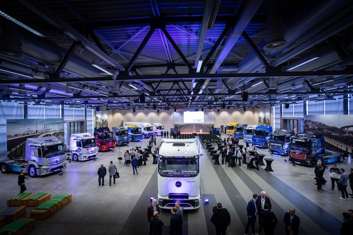 daimler truck mercedes benz eactros e lkw electric truck 2023 001 min daimler truck mercedes benz eactros e lkw electric truck 2023 001 min