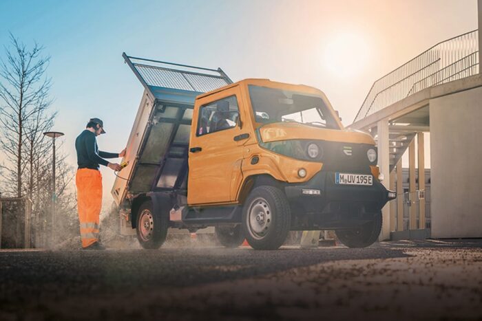 Evum motors acar e transporter electric transporter min