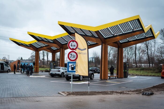 Fastned ladestation charging station dueren deutschlandnetz min