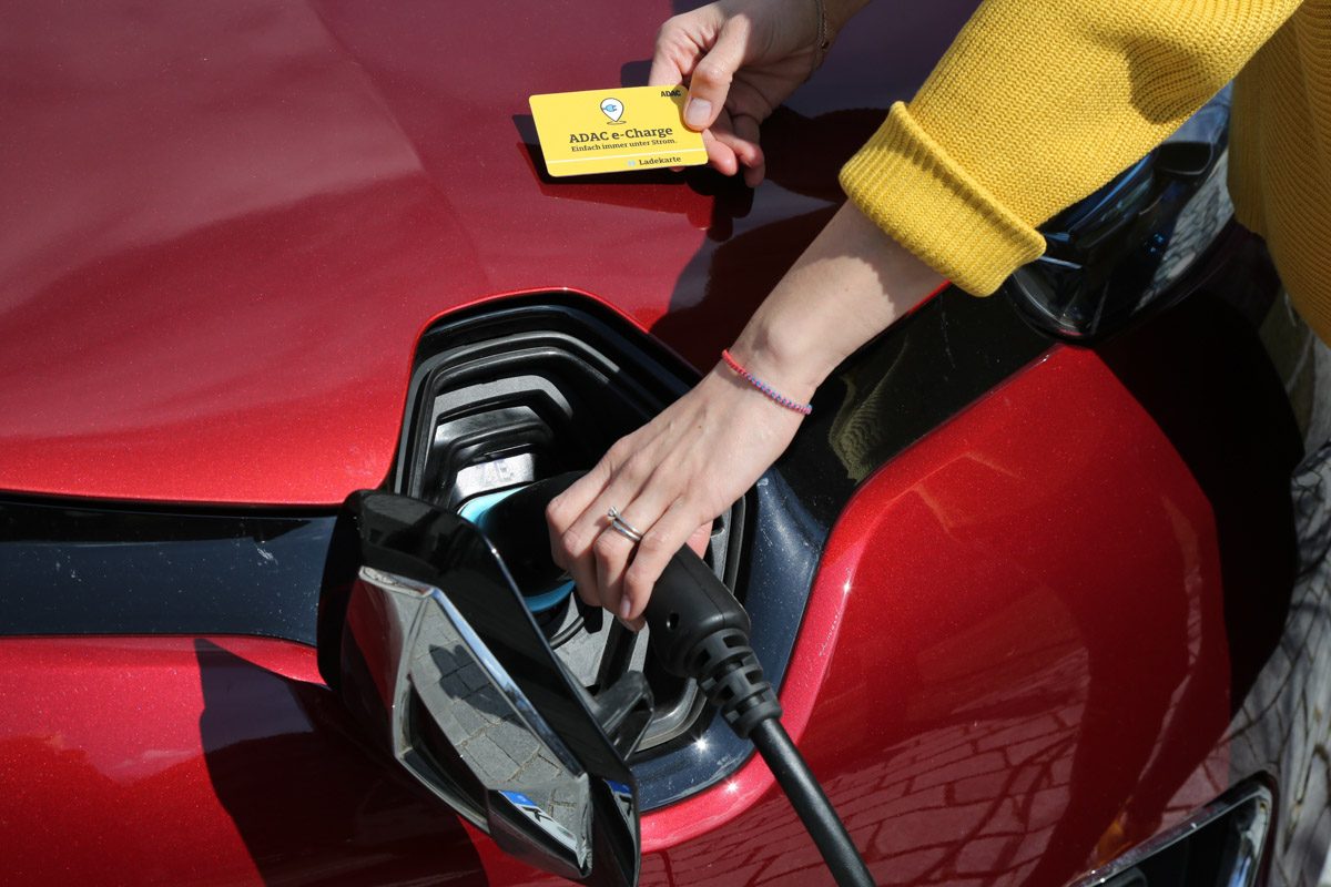 Adac e charge symbolbild