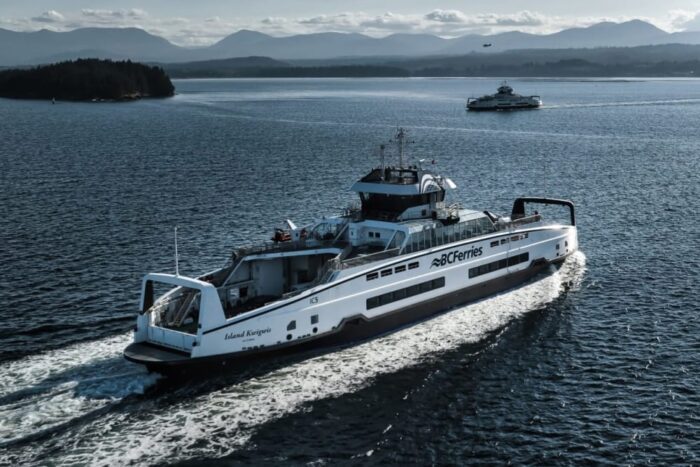 Damen shipyards bc ferries elektro faehre electric ferry e schiff electric ship british columbia kanada canada min