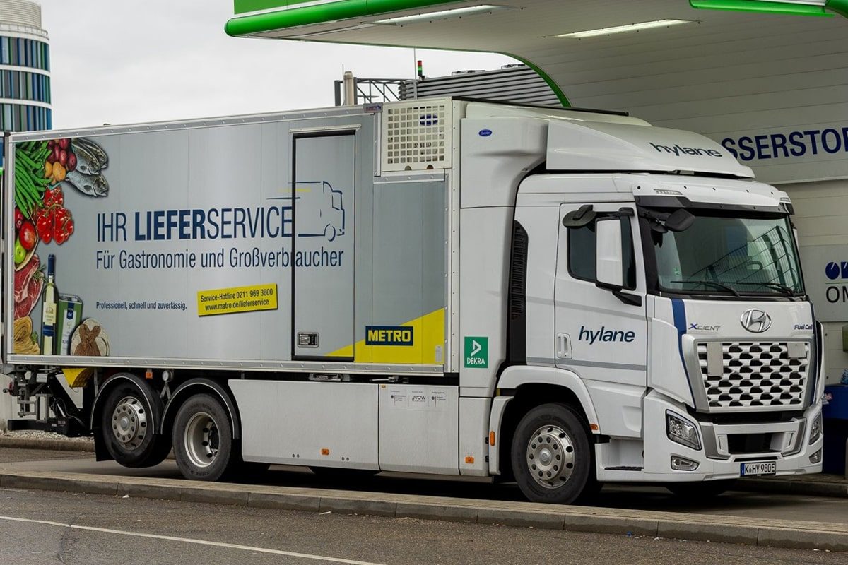 Hyundai xcient fuel cell brennstoffzellen lkw fuel cell truck hylane metro min