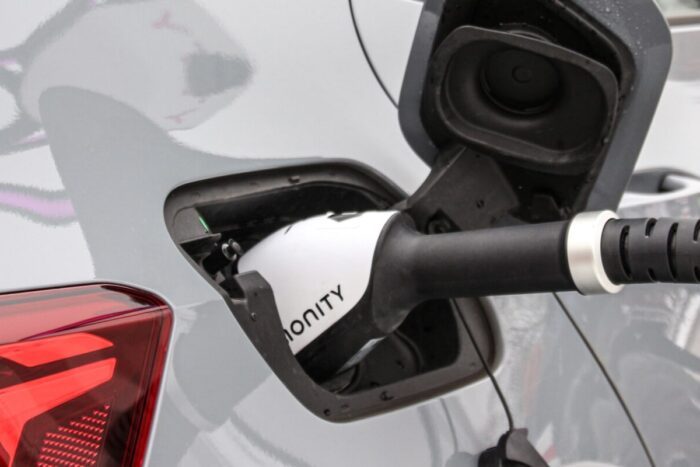 Ionity ladestation charging station bodensee airport friedrichshafen ccs min