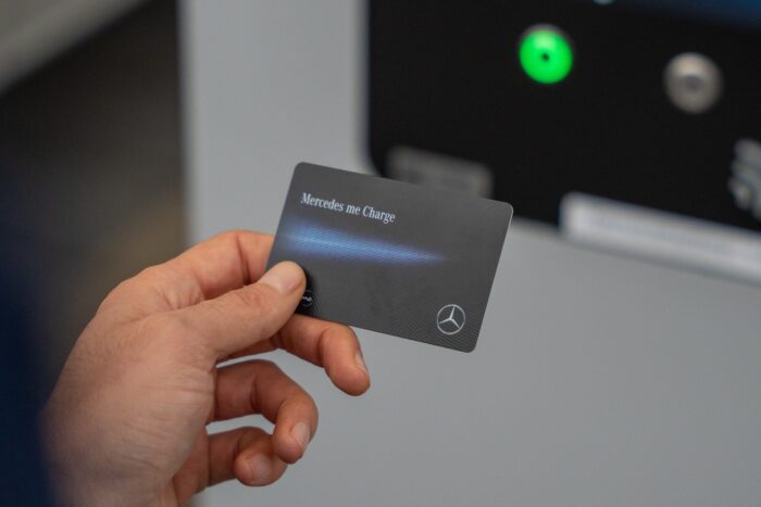 Mercedes me charge ladestation charging station min