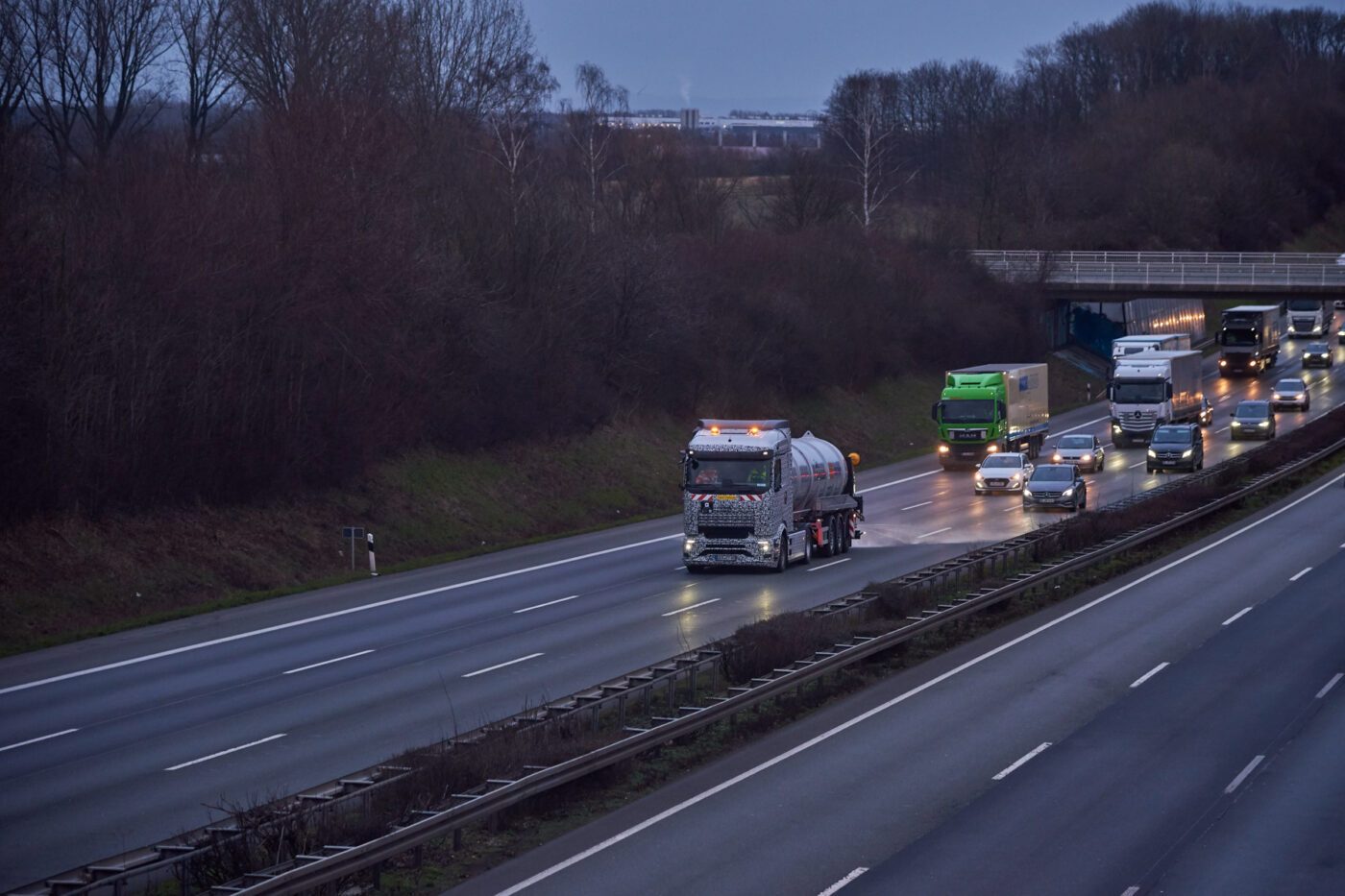 daimler truck mercedes benz eactros 600 winterdienst autobahn gmbh 1