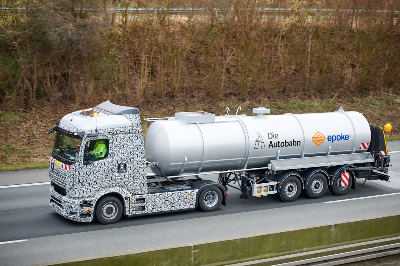 daimler truck mercedes benz eactros 600 winterdienst autobahn gmbh 4