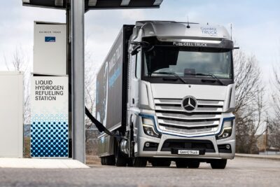 daimler truck mercedes benz genh2 truck brennstoffzellen lkw fuel cell truck linde h2 tankstelle hydrogen filling station slh2 2024 02 min